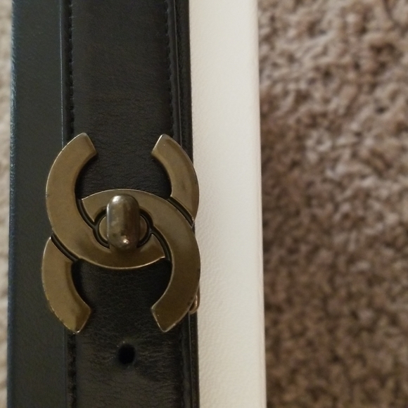 Vintage Authentic Chanel leather belt - Picture 3 of 9